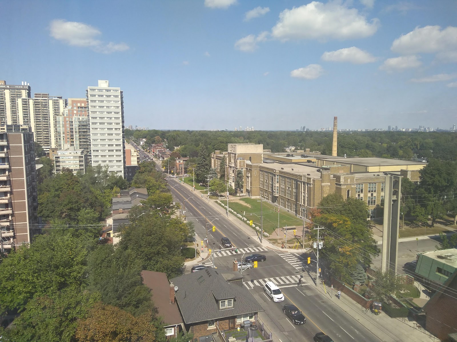 808 Mt Pleasant Rd Streetscape Context