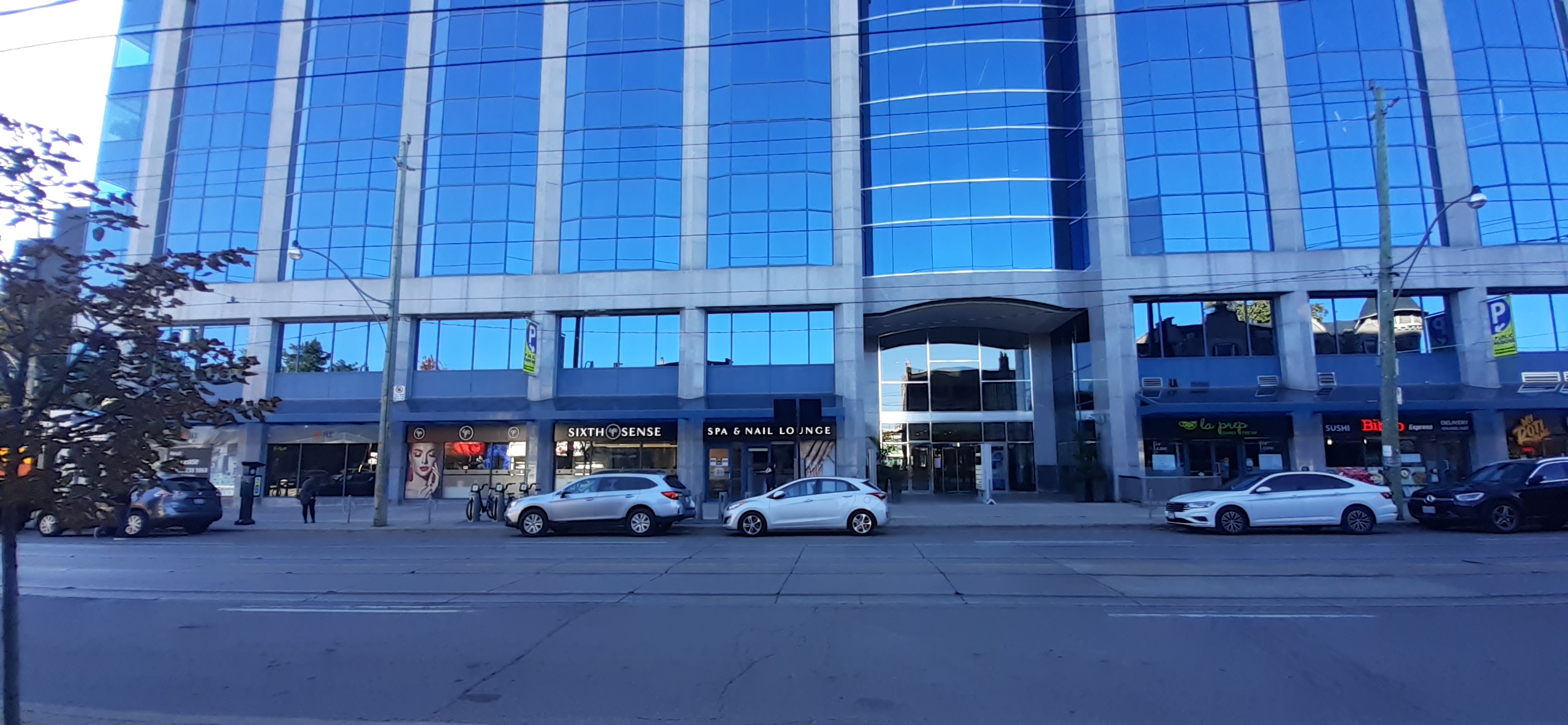 901 King St W building view