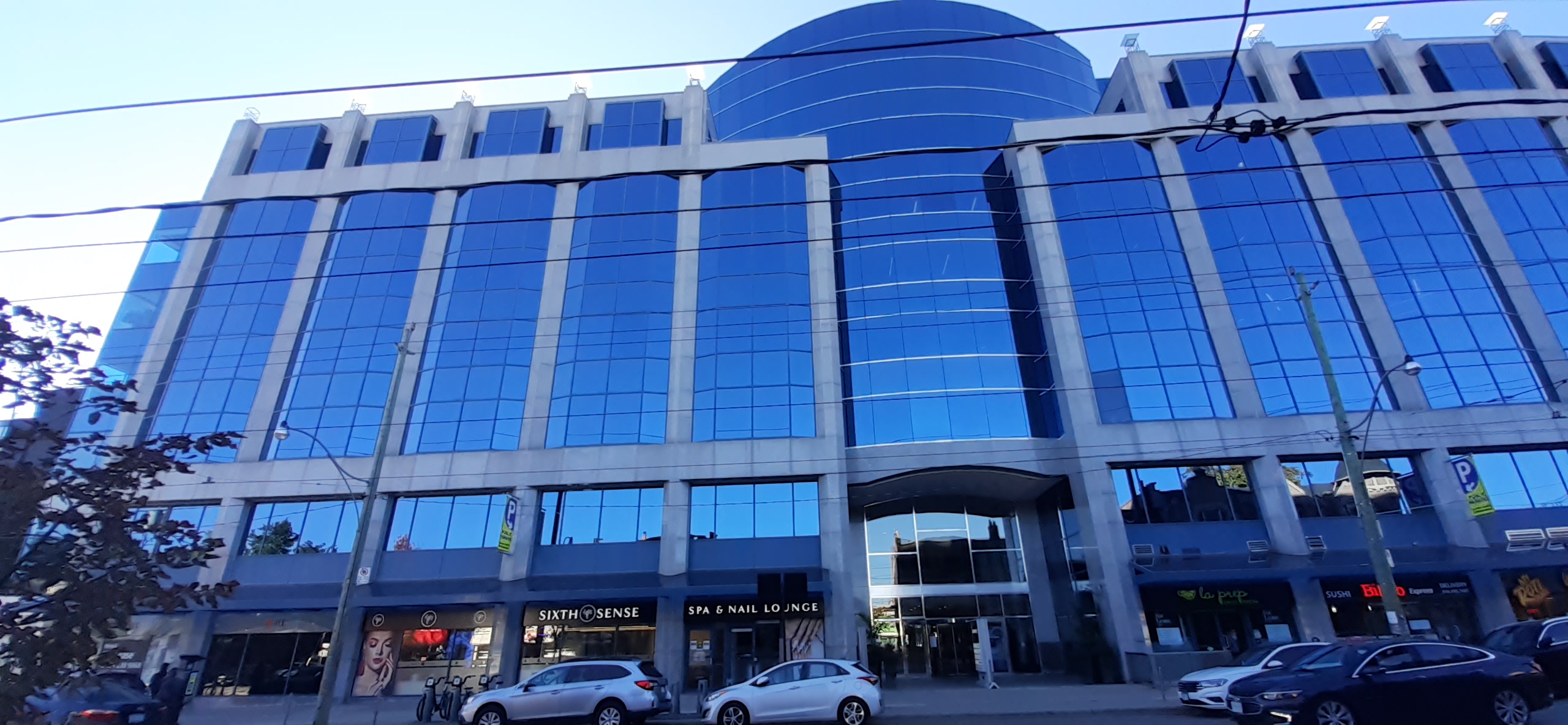 901 King St W Entrance