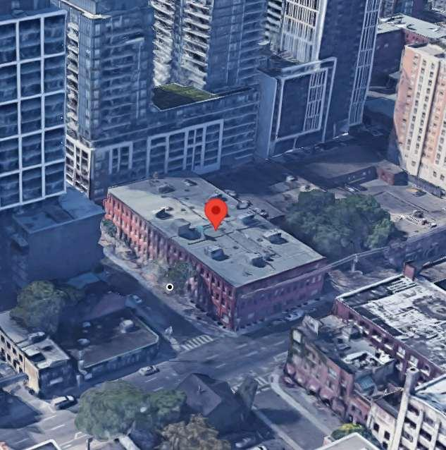 411 Richmond St E